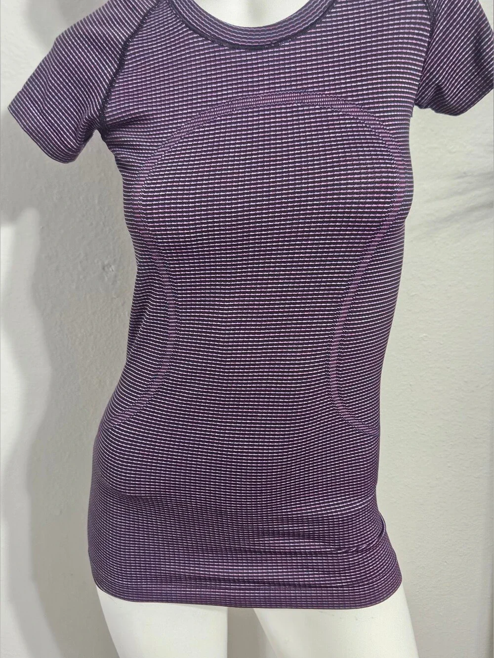 LULULEMON Swiftly Tech short sleeve crew tee size 4